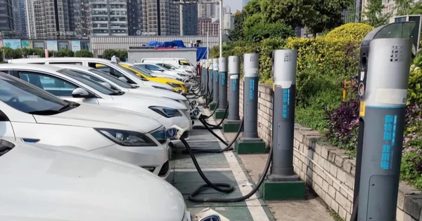 Quốc gia châu Á là 'vua trạm sạc xe điện': Nhiều gấp 9 lần Mỹ, chênh lệch hàng chục lần so với châu Âu, mạng lưới sạc siêu nhanh gây 'sốc'
