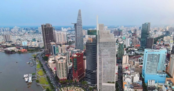 3 phường ‘ôm’ nhiều DN lớn nhất Việt Nam: p.Hoàn Kiếm hơn 840.000 tỷ, p.Phúc Lợi nắm họ Vingroup, 375.000 tỷ của p.Sài Gòn từ tỷ phú Đông Âu