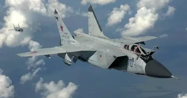 Nga phóng ồ ạt UAV và tên lửa, Ukraine kích hoạt hệ thống phòng không