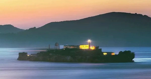 Tổng thống Mỹ Trump chỉ đạo mở lại nhà tù khét tiếng Alcatraz