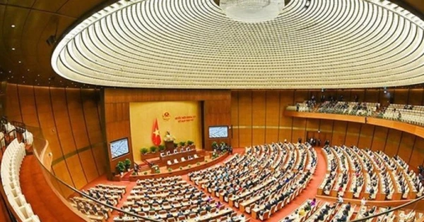 Trình Quốc hội sửa Luật Viên chức tại Kỳ họp thứ 10