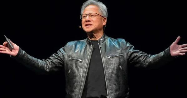 CEO Nvidia Jensen Huang lần đầu được tăng lương sau 10 năm