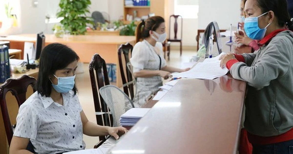Nguồn kinh phí chi trả cho người nghỉ hưu trước tuổi, nghỉ thôi việc từ đâu?