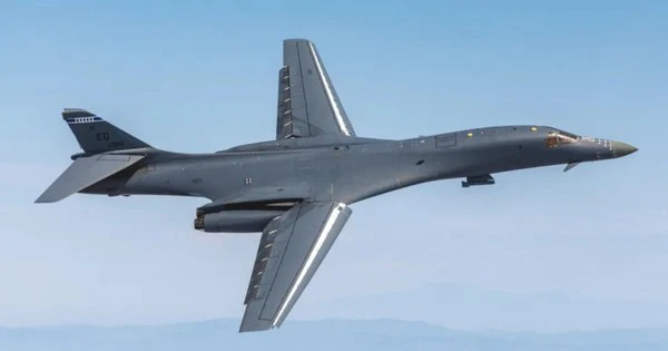 Oanh tạc cơ B-1B cực mạnh khi có khả năng bắn tên lửa siêu thanh