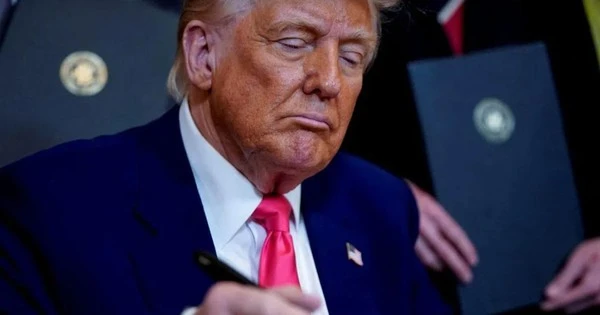 Chưa đầy 24 giờ, Tổng thống Trump đảo ngược quyết định thuế quan, riêng Trung Quốc là ngoại lệ