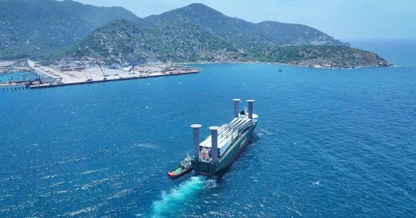 Cảng Cà Ná đón chuyến tàu 