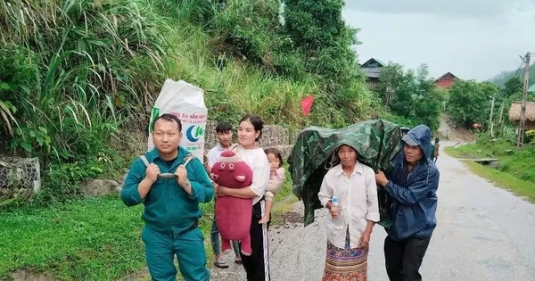 Trước giờ bão đổ bộ: Vết nứt dài 300m trên núi khiến hàng chục người phải rời nhà