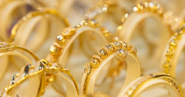 Giá vàng hôm nay 8/11: Lấy lại ngưỡng 4.000 USD/ounce