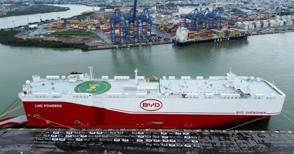 Hứng ‘cơn lũ’ 20 vạn xe giá rẻ từ Trung Quốc, thị trường ô tô lớn thứ 6 thế giới đứng trước nguy cơ bị nhấn chìm bởi hàng made-in-China, người trong ngành tức tốc kêu cứu