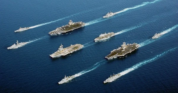 5 tàu sân bay Mỹ-Anh, 30 máy bay tiếp dầu chuẩn bị không kích Iran