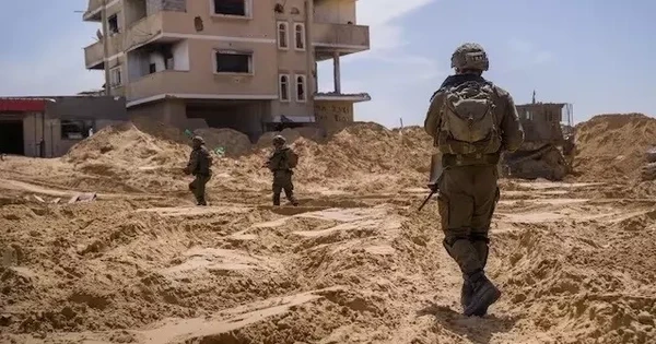 Lãnh đạo tình báo Israel từ chức; Hàng chục người thiệt mạng vì Mỹ không kích