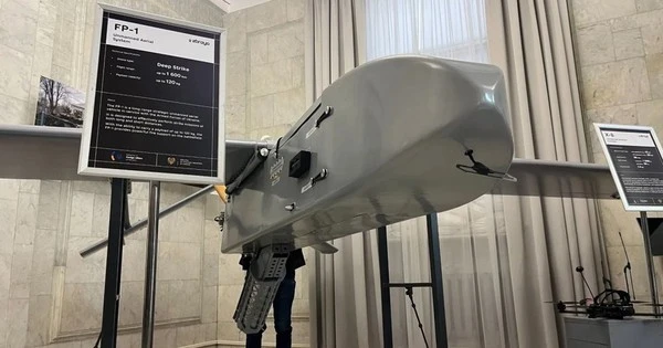 Kyiv giật mình khi UAV tầm xa bị vũ khí laser bắn hạ
