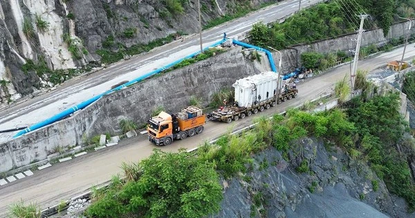 15 ngày vận chuyển 2 thiết bị tổng hơn 400 tấn từ Hải Phòng lên Hòa Bình, công trình quan trọng 9.220 tỷ sắp 