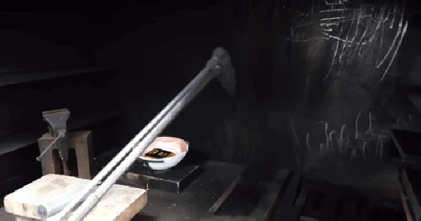Giá vàng lập đỉnh, người Trung Quốc chiết xuất vàng từ vật dụng quen thuộc: Cái kết bất ngờ
