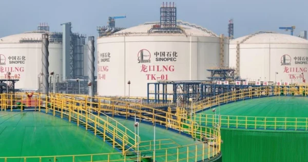 Thương chiến lan sang lĩnh vực năng lượng, Trung Quốc dừng hoàn toàn nhập khẩu LNG của Mỹ trong hơn 2 tháng, Nga sắp được hưởng lợi?
