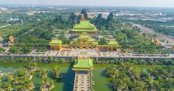 Đoàn khách đặc biệt tới thăm khu du lịch Đại Nam, bất ngờ nhận được cuộc gọi của ông Huỳnh Uy Dũng