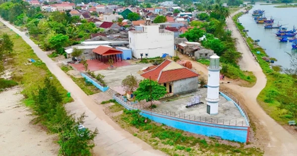 Lạ mắt ngôi miếu hình con tàu độc nhất vô nhị ở Quảng Ngãi