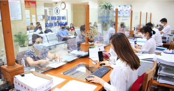 Chủ tịch Hà Nội yêu cầu xử lý tình trạng tiêu hủy tài liệu khi sắp xếp bộ máy