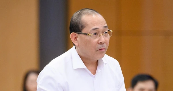 Cử tri lo lắng cán bộ nghỉ việc do phải đi làm xa gia đình khi sáp nhập