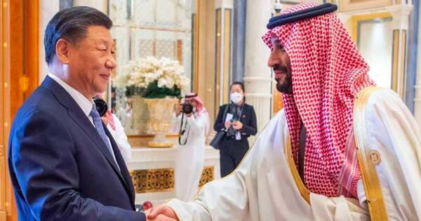 Quan chức cấp cao của 'ông lớn' OPEC cho biết sẵn sàng bán dầu bằng đồng Nhân dân tệ: Đồng USD sắp mất 'ngôi vương'?