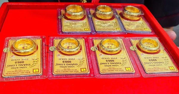 Chuyên gia: Giá vàng giảm do áp lực chốt lời, sẽ tăng trở lại