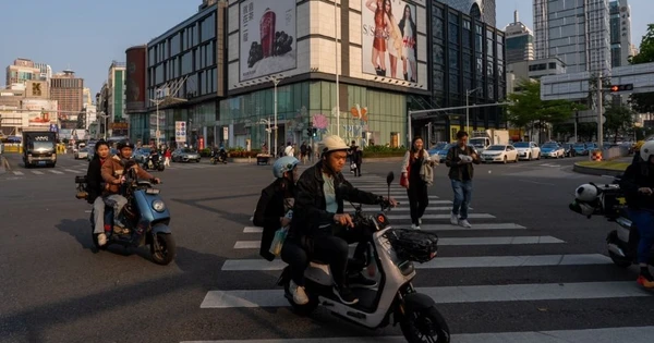 Buồn của tỉnh có GDP cao hơn Hàn Quốc: Tung tiền tỷ khuyến mại nhưng người dân thờ ơ giữ chặt hầu bao, nguy cơ mất vị thế hàng thập kỷ