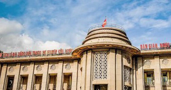 Ngày 25/8: Ngân hàng Nhà nước chính thức bán USD kỳ hạn can thiệp, giá đô ngân hàng đồng loạt giảm xuống dưới 26.500 đồng