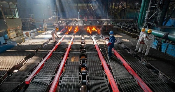Trừng phạt bủa vây ngành thép của Nga - một quốc gia mừng thầm vì trúng lớn: 'Cứu tinh đây rồi'
