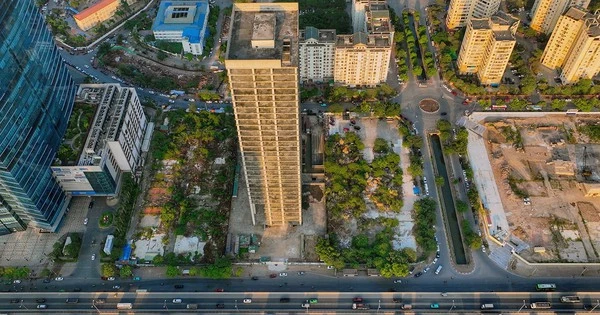 Gần 10 năm bỏ hoang, tòa tháp nghìn tỷ tại đất vàng Hà Nội vừa nhận 