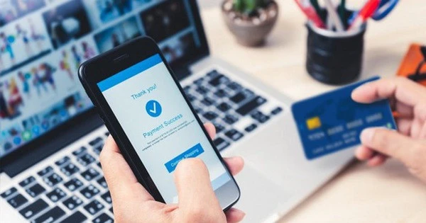 Một ngân hàng sẽ thu phí nếu phát hiện thẻ tín dụng giao dịch nghi phạm pháp, khách hàng không cung cấp được chứng từ hợp lệ
