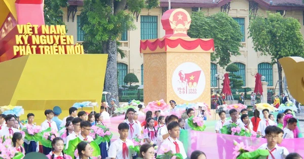Trực tiếp: Xe tăng tiến vào Ba Đình, các khối diễu binh sẵn sàng cho lễ tổng duyệt