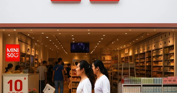 Bán đồ 'Nhật nhái' giá rẻ, chuỗi cửa hàng nổi lên như 1 thế lực toàn cầu: Doanh thu cả năm hơn 2 tỷ USD, đến 2027 nhắm sở hữu 10.000 địa điểm