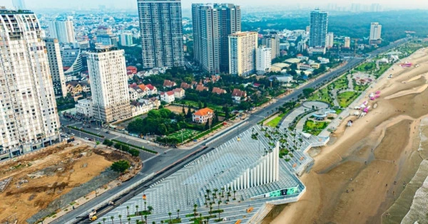 Cận cảnh tòa tháp có 143 trụ bê tông, trị giá 155 tỷ, là món quà của Sun Group: Thi công nhanh kỷ lục, vừa hoàn thành đã là điểm hot check in