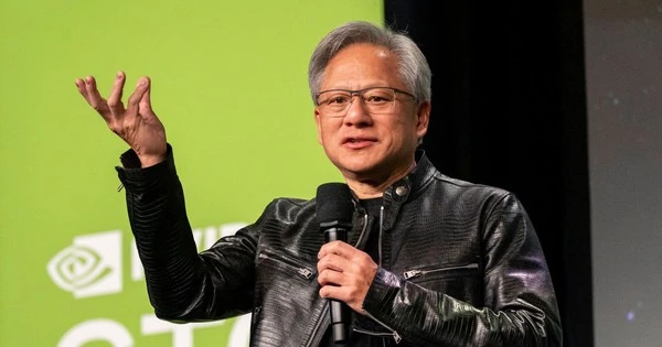 ‘Nhà buôn vũ khí’ AI đầu tiên đạt vốn hóa 4.000 tỷ USD: Kỳ tích vĩ đại của Jensen Huang đưa Nvidia trở thành trụ cột quyền lực mới ở thung lũng Silicon