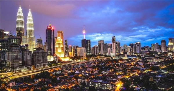 Quốc gia láng giềng hơn 30 triệu dân này là “đối thủ trực tiếp trong thâm nhập bán dẫn của Việt Nam”
