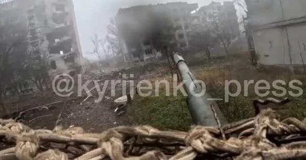 Xe tăng bẻ gãy cuộc tấn công theo hướng Rodynske