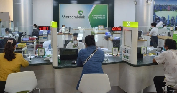 Người dùng Vietcombank, Agribank, Techcombank... cần làm ngay để không bị ngừng giao dịch rút, chuyển tiền