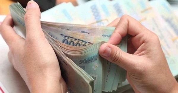 Nghỉ việc do sắp xếp bộ máy được hưởng ngay lương hưu kèm 2 chế độ