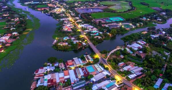 Năng lực cạnh tranh 63 tỉnh thành: Quảng Ninh giữ vững ngôi quán quân, một tỉnh miền Tây bất ngờ nhảy vọt 8 bậc vượt Hải Phòng trở thành á quân