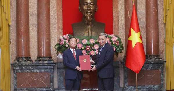 Tổng Bí thư, Chủ tịch nước trao quyết định bổ nhiệm Đại sứ Việt Nam tại Lào