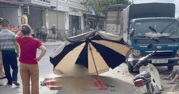 Ba người trong gia đình thương vong sau cú va chạm với xe tải
