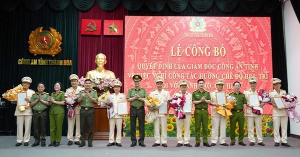 18 lãnh đạo, chỉ huy trong Công an Thanh Hóa nghỉ hưu trước tuổi