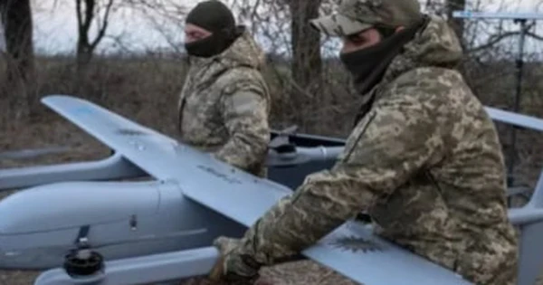 Ukraine lại tấn công Nga, các sân bay phải đóng cửa