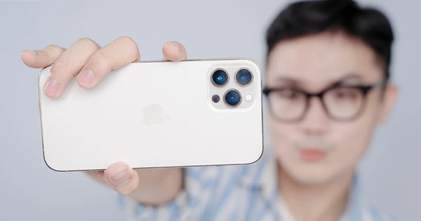 Lần đầu tiên đại lý chơi lớn: Dùng thử điện thoại iPhone 1 tháng không ưng trả lại, chuyện gì vậy?