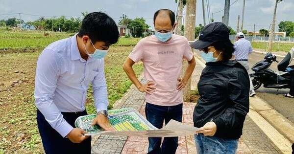 Hụt hơi vì ôm hàng lướt sóng, nhà đầu tư kêu cứu: “Xoay tiền không kịp, cần sang cọc”