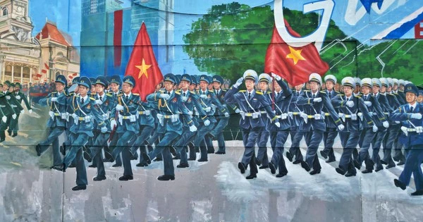 Bức bích họa dài 300m tái hiện lễ diễu binh dịp đại lễ 30/4