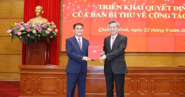 Giới thiệu ông Bùi Văn Khắng để bầu làm Chủ tịch UBND tỉnh Quảng Ninh