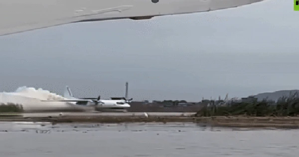 NÓNG: Rơi máy bay Nga chở 49 người gần biên giới với Trung Quốc, không ai sống sót