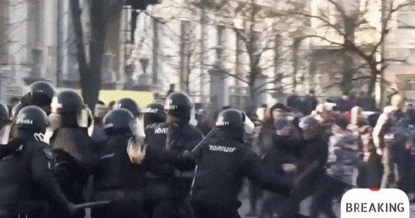 Hỗn loạn hàng ngàn người, Kiev đối mặt ngày đen tối lịch sử - Nga đánh quê nhà ông Zelensky, tin xấu dồn dập