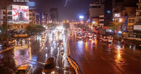 Chuyên gia lý giải nguyên nhân mưa dông trở lại, nắng nóng dịu dần ở miền Bắc